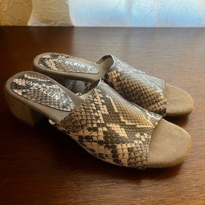 Anne Klein Sandal Size 6.5